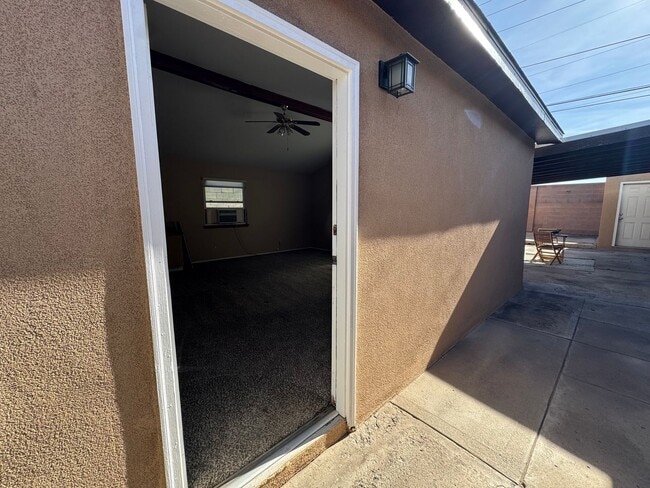 Building Photo - One of a kind NE Heights Home