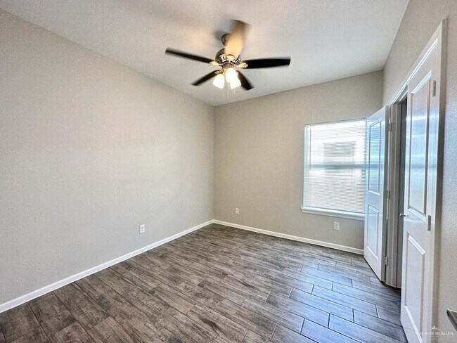 Building Photo - 1216 W Sucre Dr