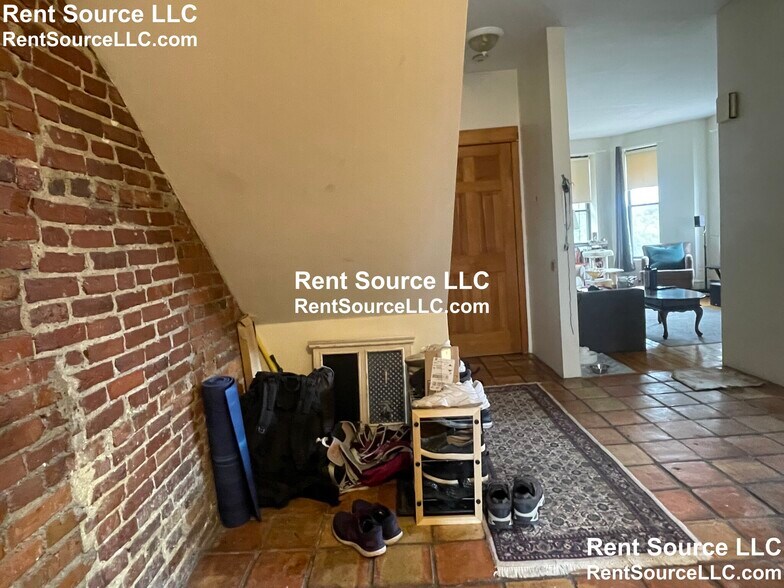 Building Photo - 31 Fort Ave