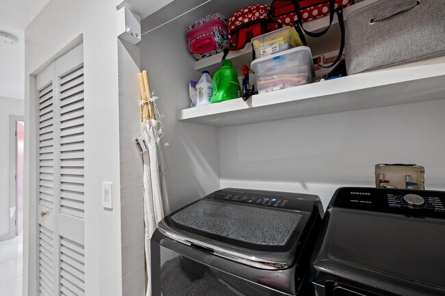 Building Photo - 2615 NE 213th St