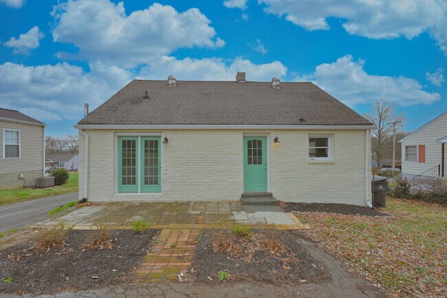 Building Photo - Renovated East Nashville Home | 3BR + Washer/Dryer + Off-Street Parking