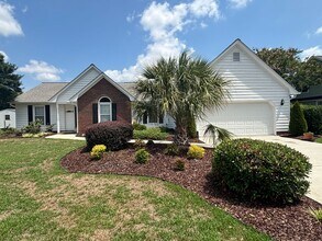 Building Photo - 3 Bed 2 Bath Single Family Home w/ Fully Fenced Backyard and Garage!