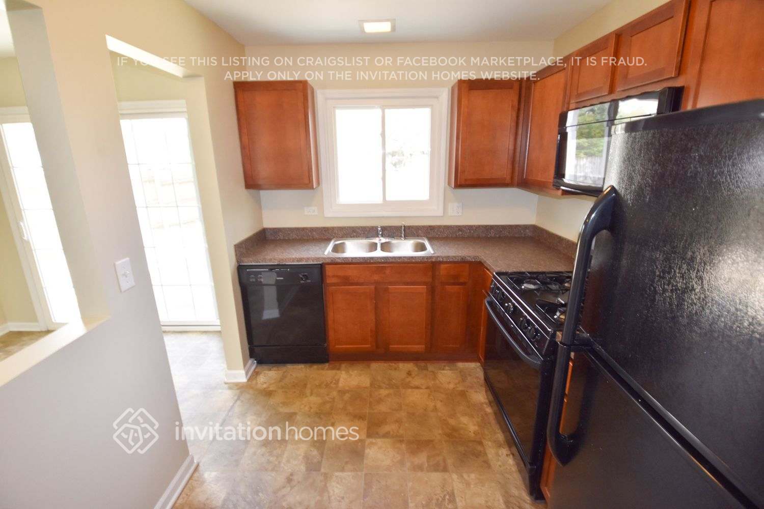 Building Photo - 880 Edenwood Dr