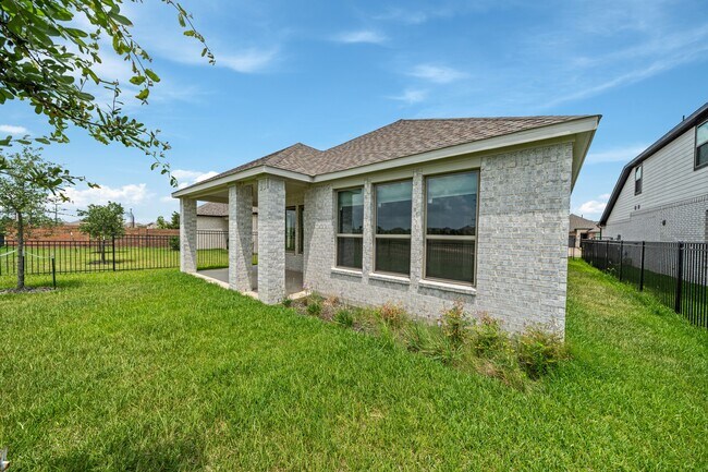 Building Photo - 7623 Coral Lk Dr