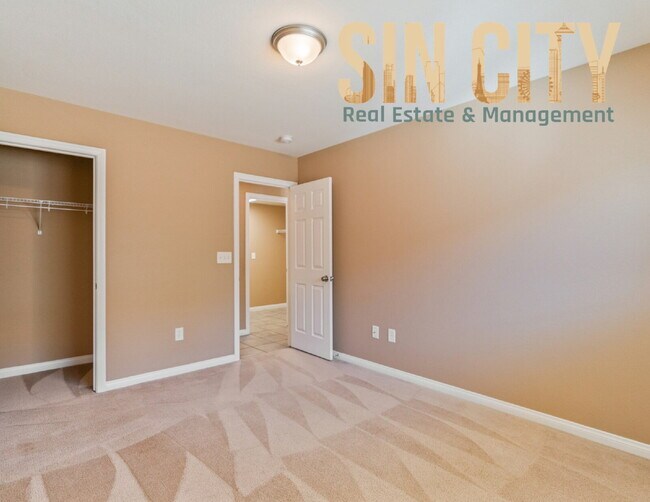 Building Photo - Spacious 4-Bedroom Oasis with 3.5 Baths in...