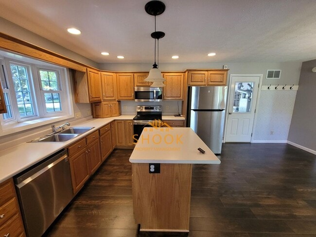 Building Photo - TURN KEY 3 BEDROOM HOME