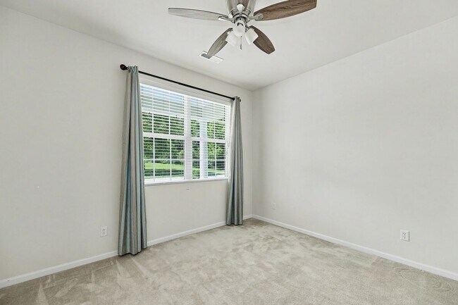 Building Photo - 247 Clayburne Dr