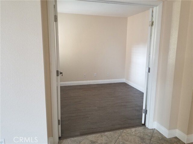 Building Photo - 10943 Country View Dr