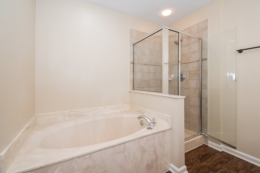 Building Photo - 11558 Brian Lakes Dr N