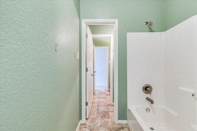 Building Photo - 7805 Huddleston Ln