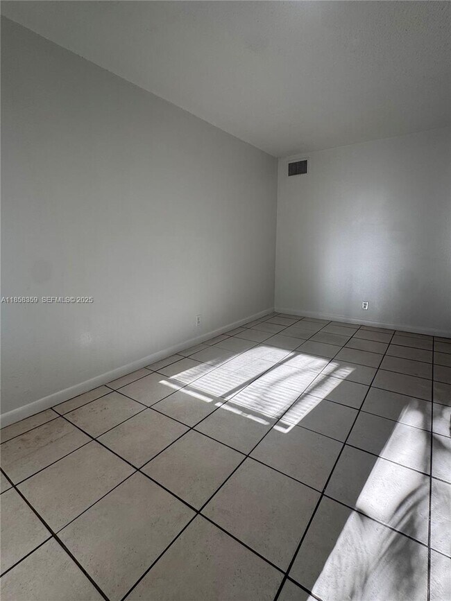 Building Photo - 2331 Adams St