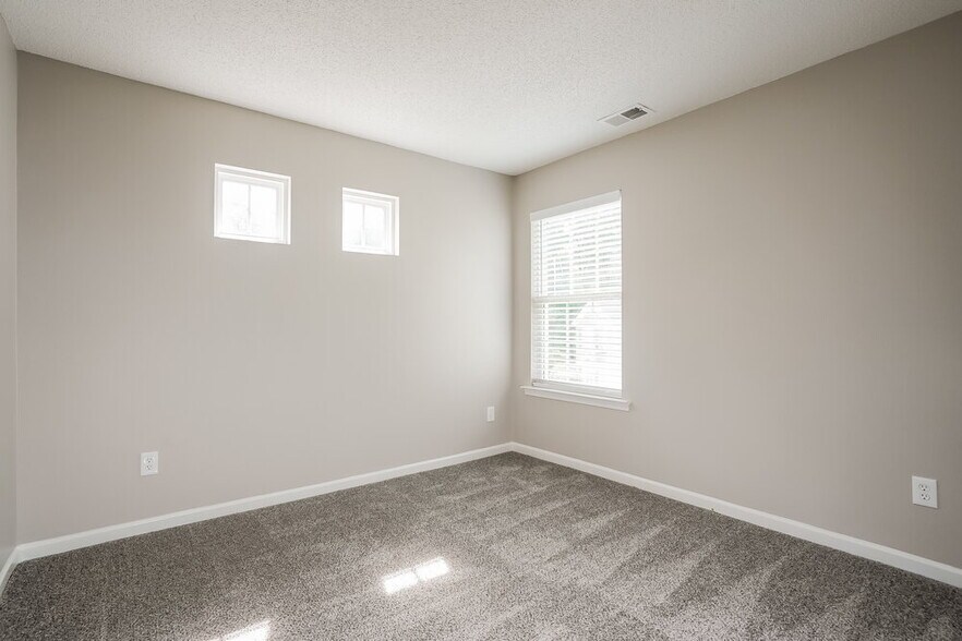 Building Photo - 5911 Endsley Ct