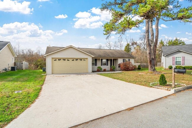 Building Photo - 5117 Cattail Ln