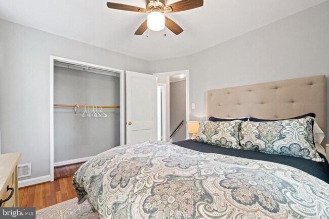 Building Photo - 110 E Rosemont Ave