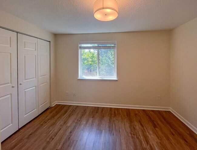 Building Photo - Charming SE Portland Home in a Central, Accessible Location