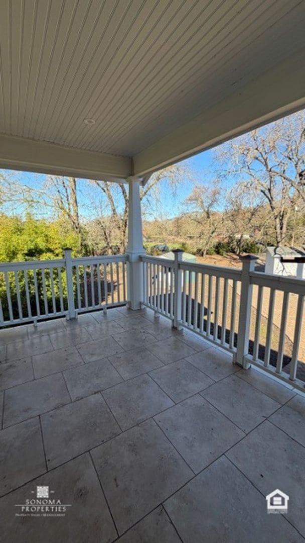 Building Photo - Charming 1-Bedroom Over-Garage Apartment in Kenwood