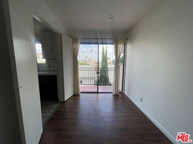 Building Photo - 1338 N Sierra Bonita Ave