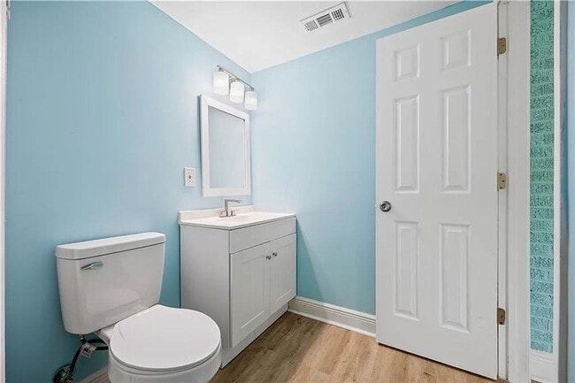 Building Photo - Move In by 5/1 & Save $500 OFF MAY Rent — Fully Renovated Gem!!!