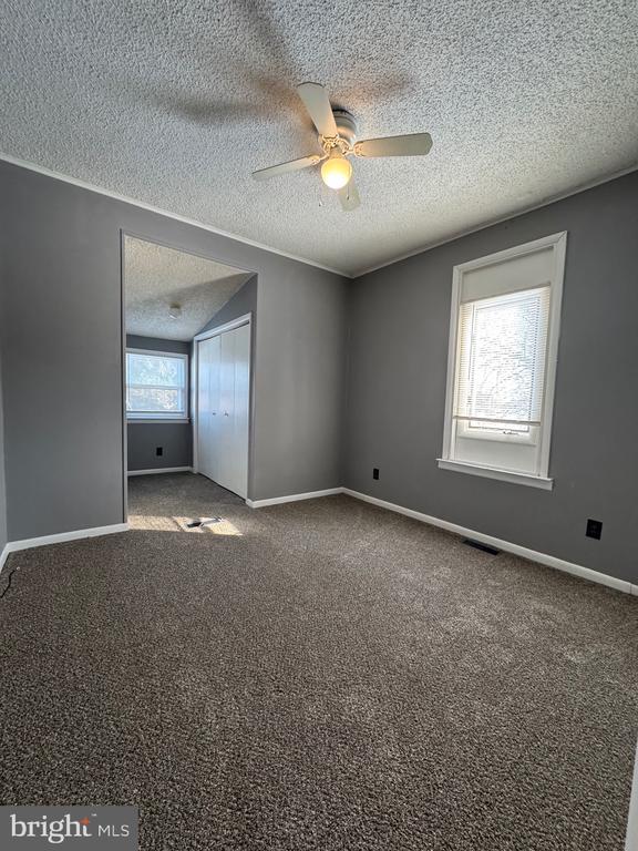 Building Photo - 3601 Oak Rd