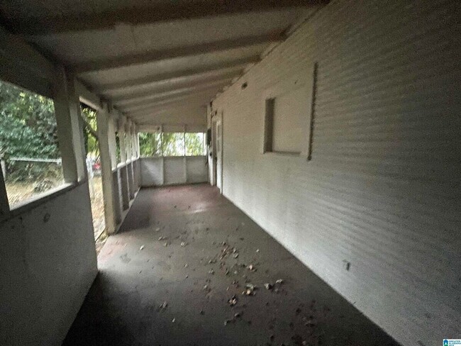 Building Photo - Newly Renovated 3 Bedroom Pinson Area