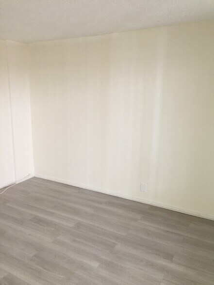 Building Photo - 519 N Francisca Ave