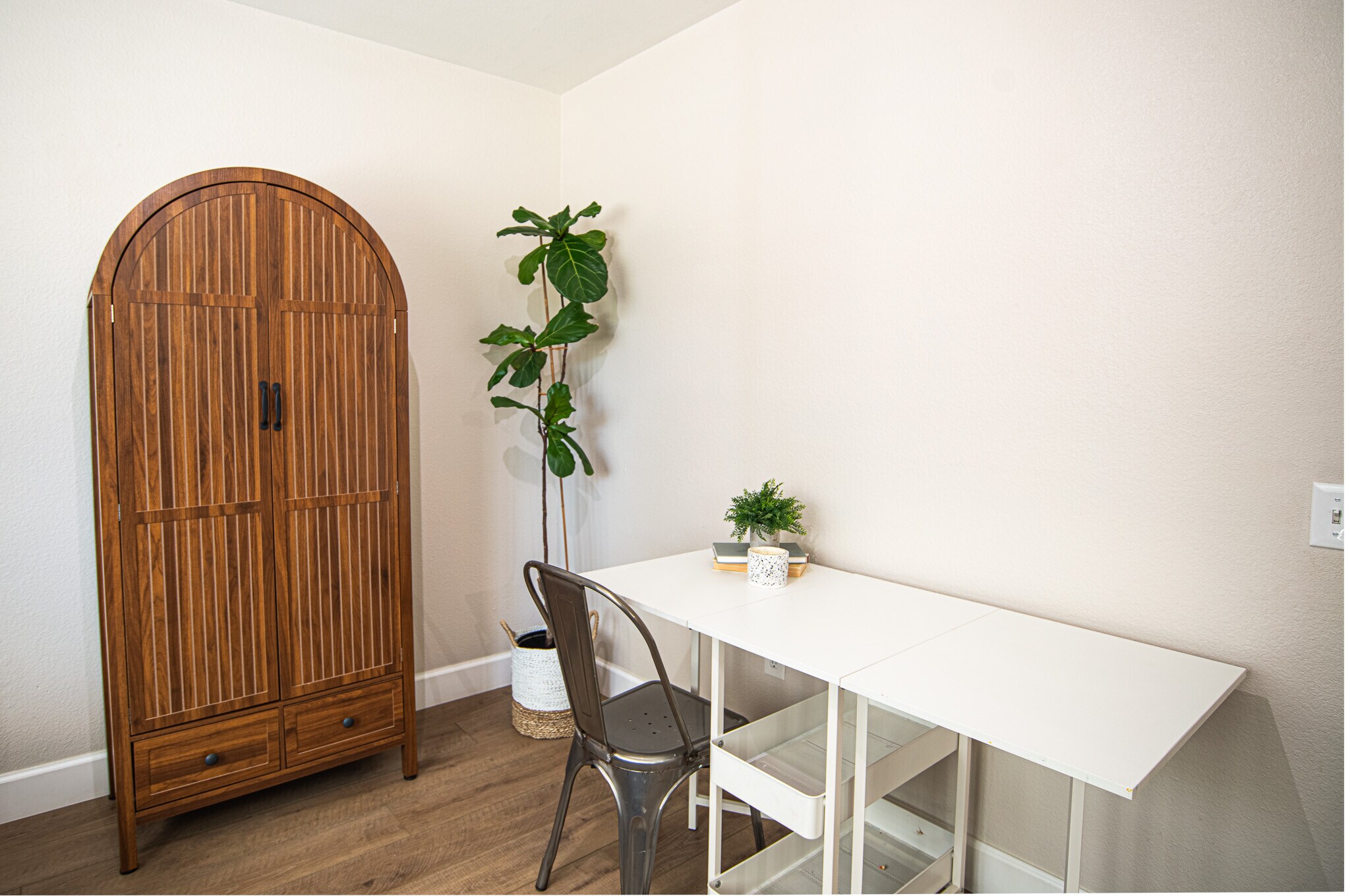 Building Photo - 5239 Hubbert St