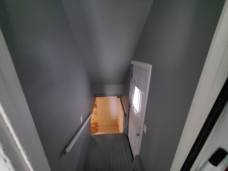 Building Photo - 2642 Riordan St