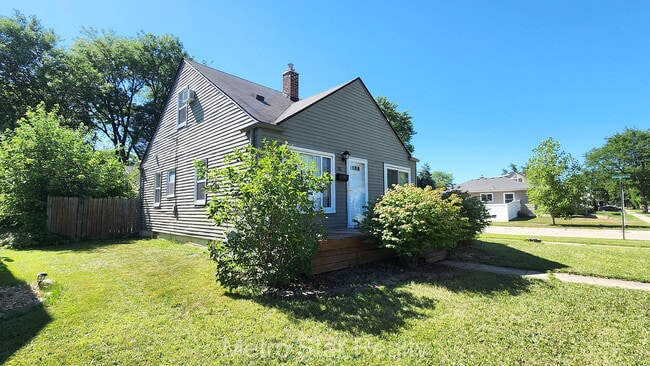 Building Photo - 315 N Minerva Ave