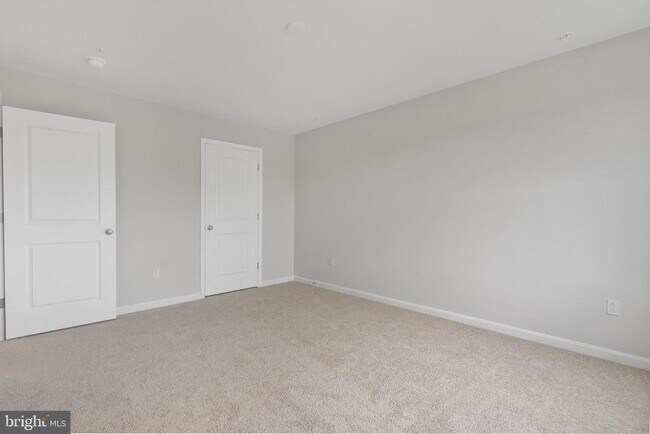 Building Photo - 8704 Tavern St