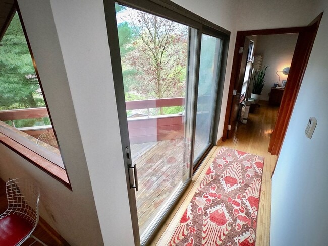 Building Photo - 8/1 Mid Century Modern Private House Bordering Frick Park. 1 of a kind.