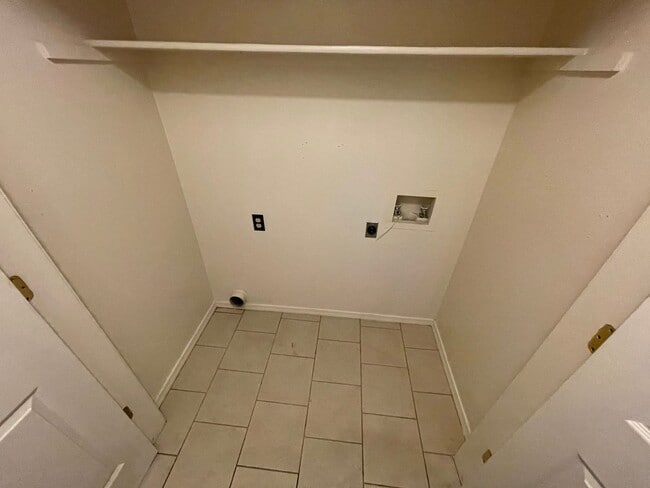 Building Photo - 1911 S Z St