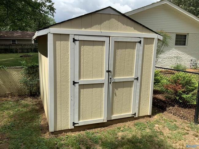 Building Photo - 511 Delaney Rd NW