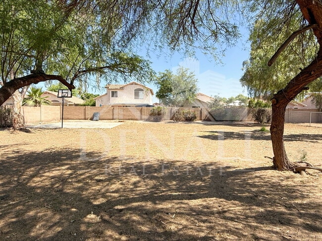 Building Photo - 1274 W Sparrow Ct