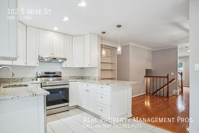 Building Photo - 102 S Wise St