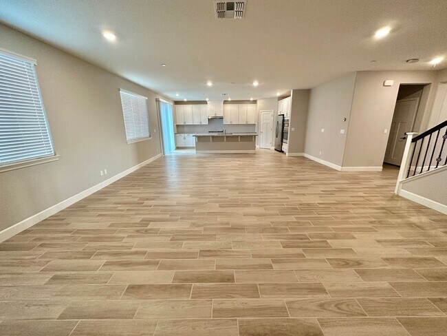 Building Photo - 1561 Osborn Dr