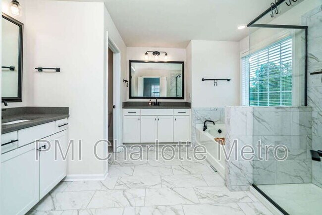 Building Photo - 5121 Ennisworth Ln