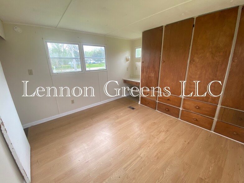 Building Photo - 1164 S Overland Dr