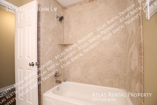 Building Photo - 1105 Little John Ln
