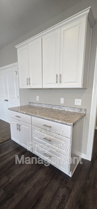 Building Photo - 4802 Silverstone Psge