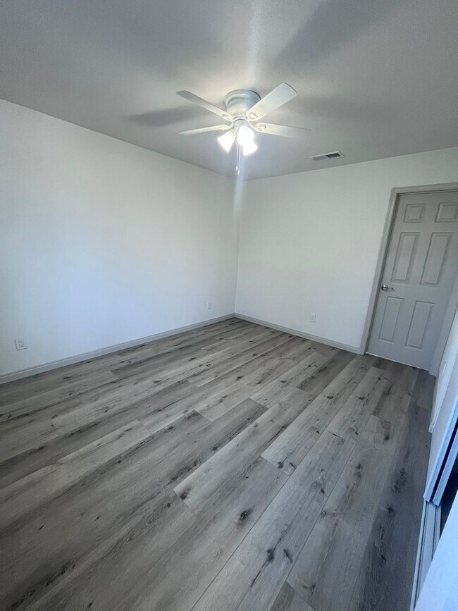 Building Photo - 202-204 Calla Avenue