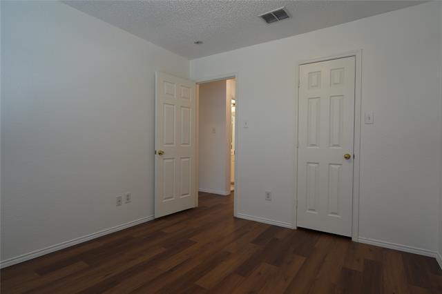 Building Photo - 2032 Fox Glen Dr