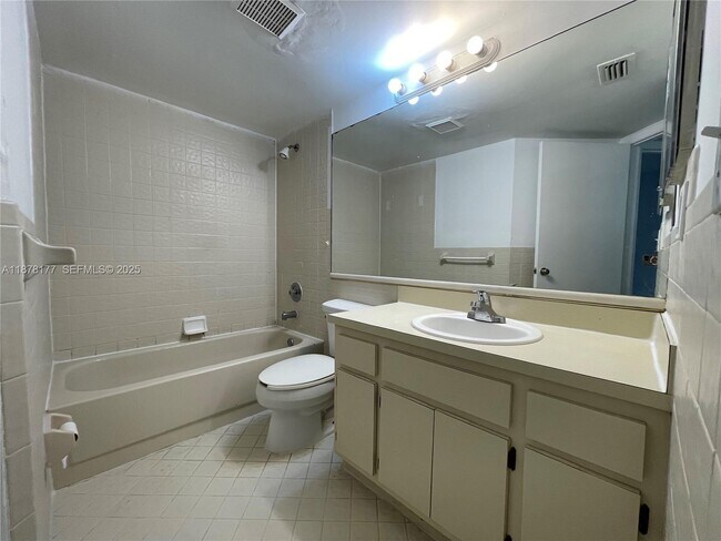 Building Photo - 2390 Coral Springs Dr