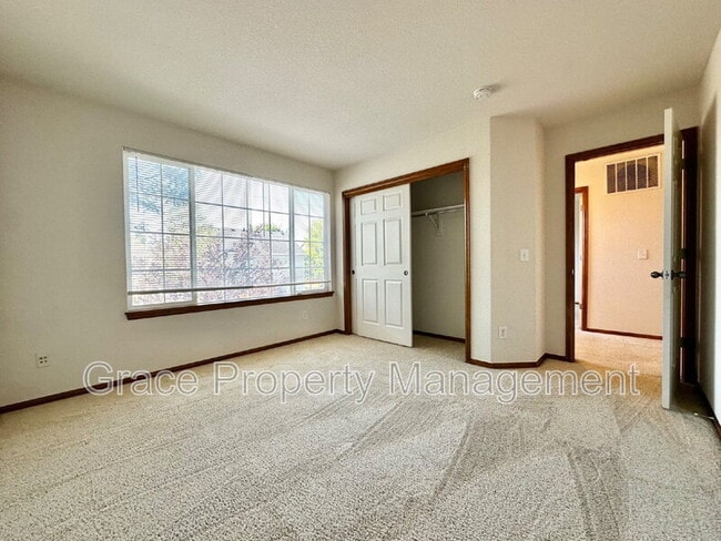 Building Photo - 2523 E 150th Pl