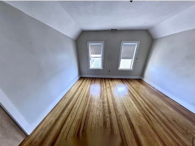 Building Photo - 14 Dow St