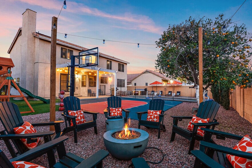 Building Photo - 7157 W Windrose Dr