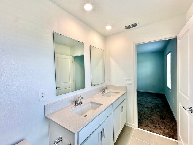 Building Photo - Modern Comfort Meets Community Living in K...