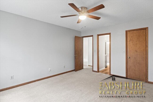 Building Photo - 5537 Kaplan Dr