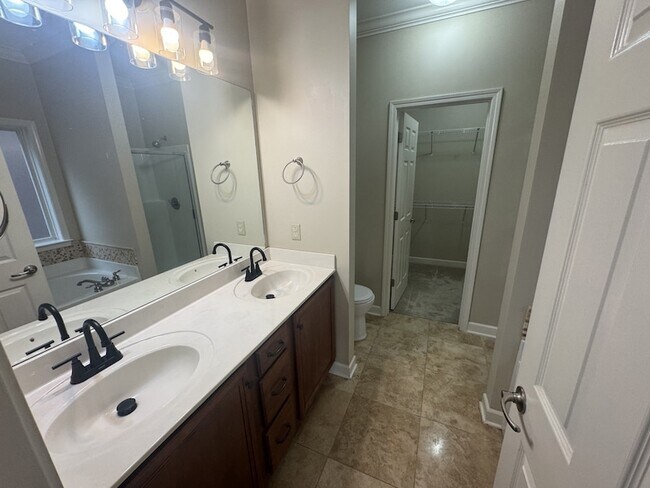 Building Photo - 2138 Cason Ln