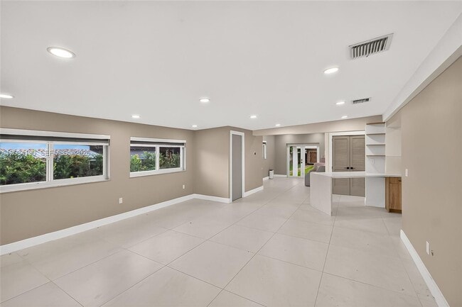 Building Photo - 533 Mokena Dr