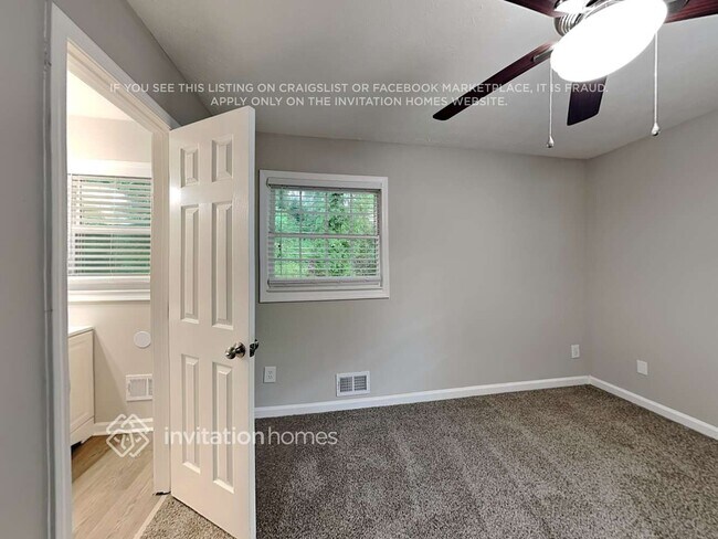 Building Photo - 2362 Springdale Cir SW